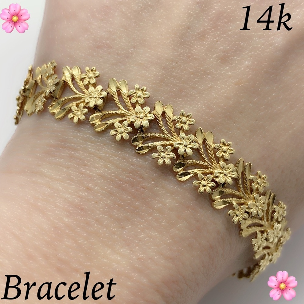 14k Unique Designer Diamond Cut Floral Bracelet